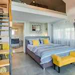 Amy Tatil Evi *
