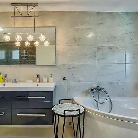 Amy * ماسلينتسا